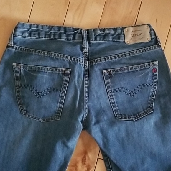 Replay - Picture 3 of 5